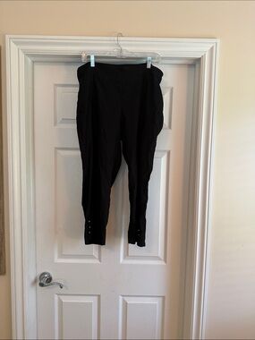 Black Women's Capris - Classic Stretch Fit